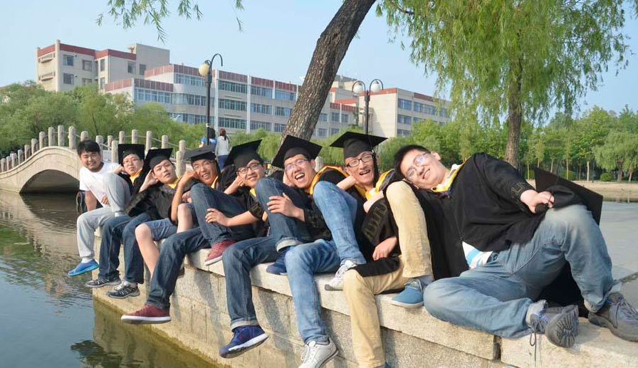 1655888697460809.png 文科男.png